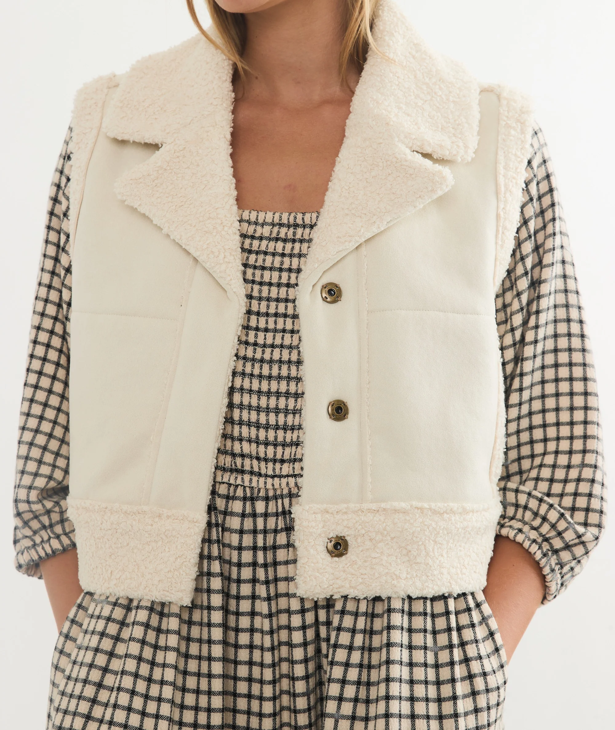 Quebec Sherpa Vest - Image 5
